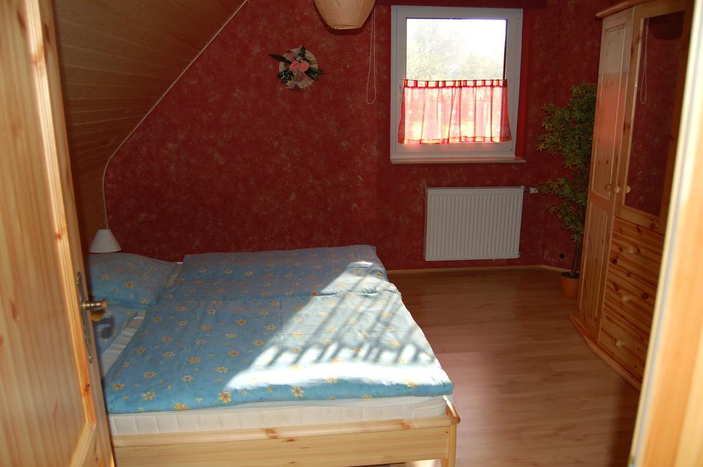 Ferienhaus Im Urigen Garten Bzw Eulenhaus Zingst Room photo